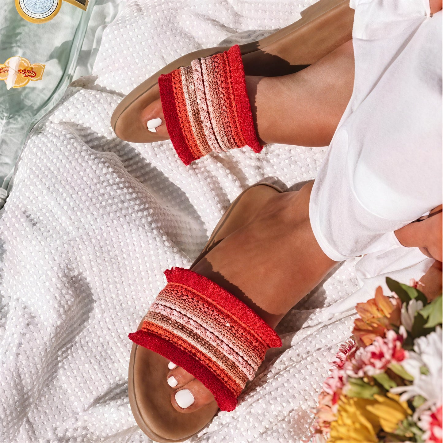 Damen Slide Sandalen mit Perlen & Fransen – Flache Sohle, Einzigartiges Riemendesign, AVA MODA-73650-6b375973-0c6b-4314-9cfd-063819120b20