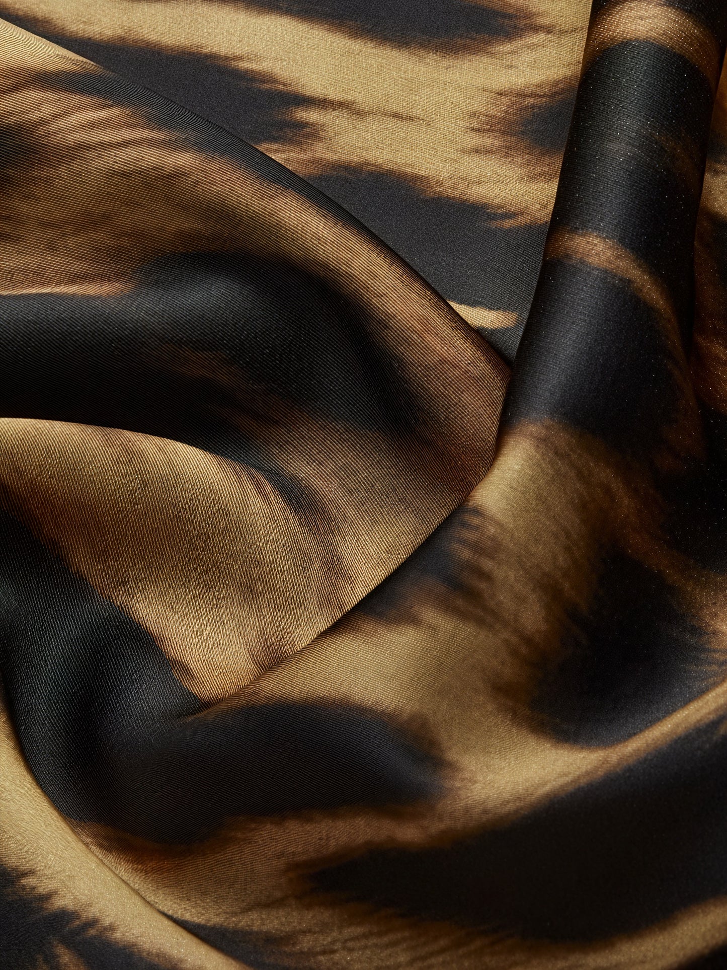 Leopard Print High-Waist Maxi Skirt