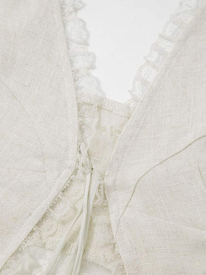 Zartes Spitzentop mit V-Ausschnitt