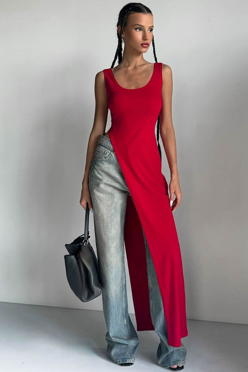 Figurbetontes Top mit hohem Schlitz