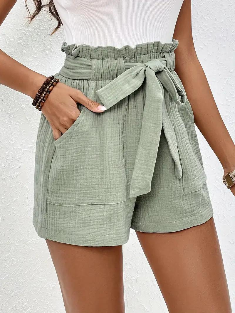 High-Waist Shorts mit Rüschenbund & Gürtel