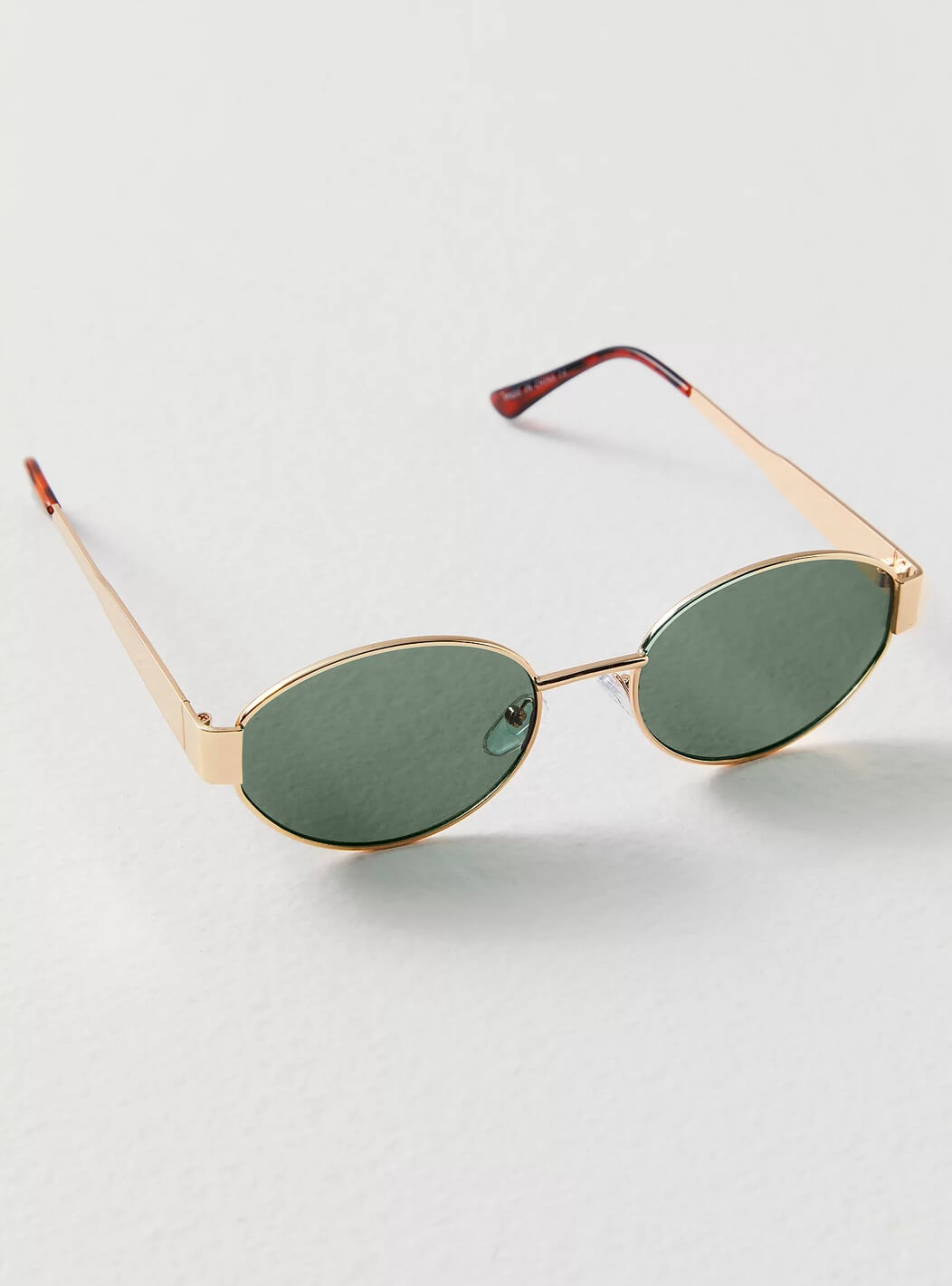 Moderne Sonnenbrille - Ovale Gläser, Goldrahmen