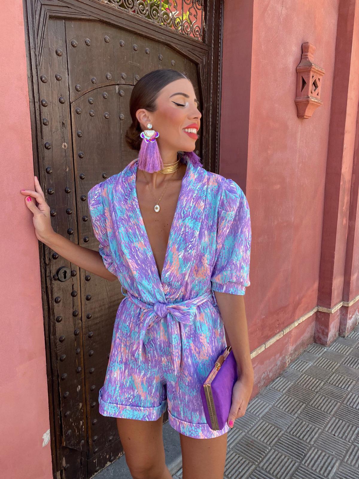 Romper mit abstraktem Print & Gürtel