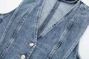 Figurbetonte Jeansweste mit Knopfleiste