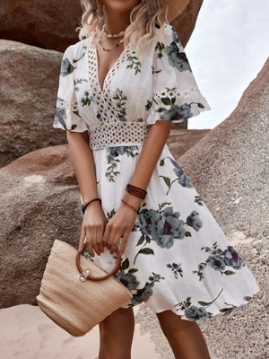 Blumenkleid mit Spitze & A-Linie