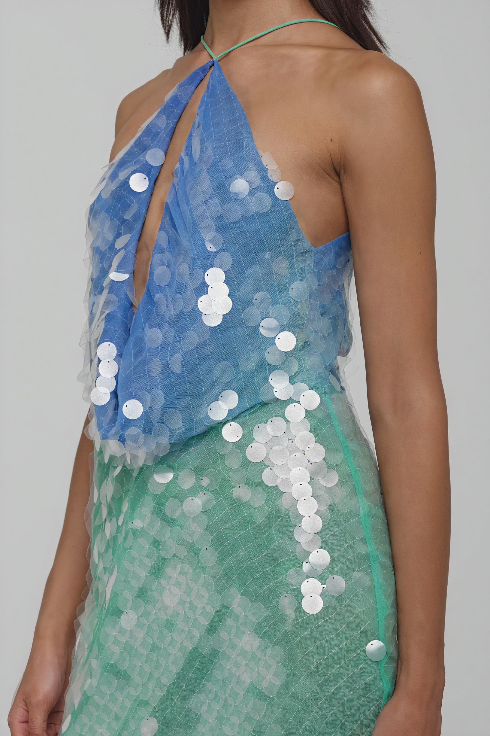 Pailletten-Minikleid – Neckholder & Farbverlauf