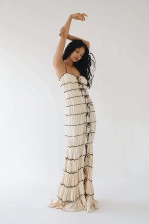 Elegantes Stufenkleid mit Schleifen - Creme