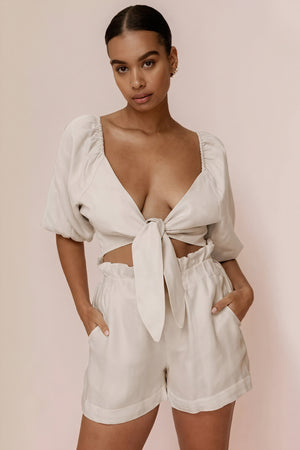 Gesmoktes Top - V-Ausschnitt & Bindedetail