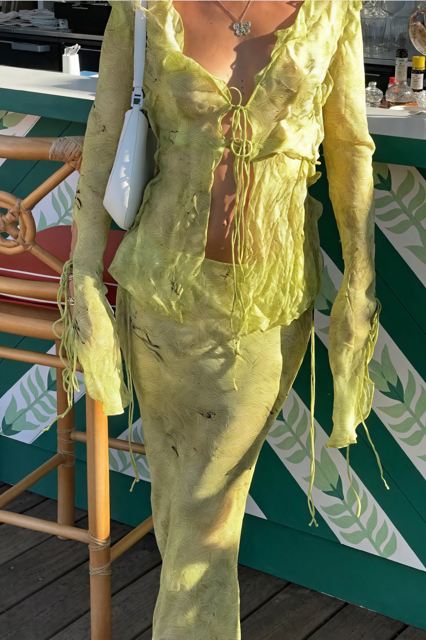 Fließendes Maxi Set mit Bindedetails