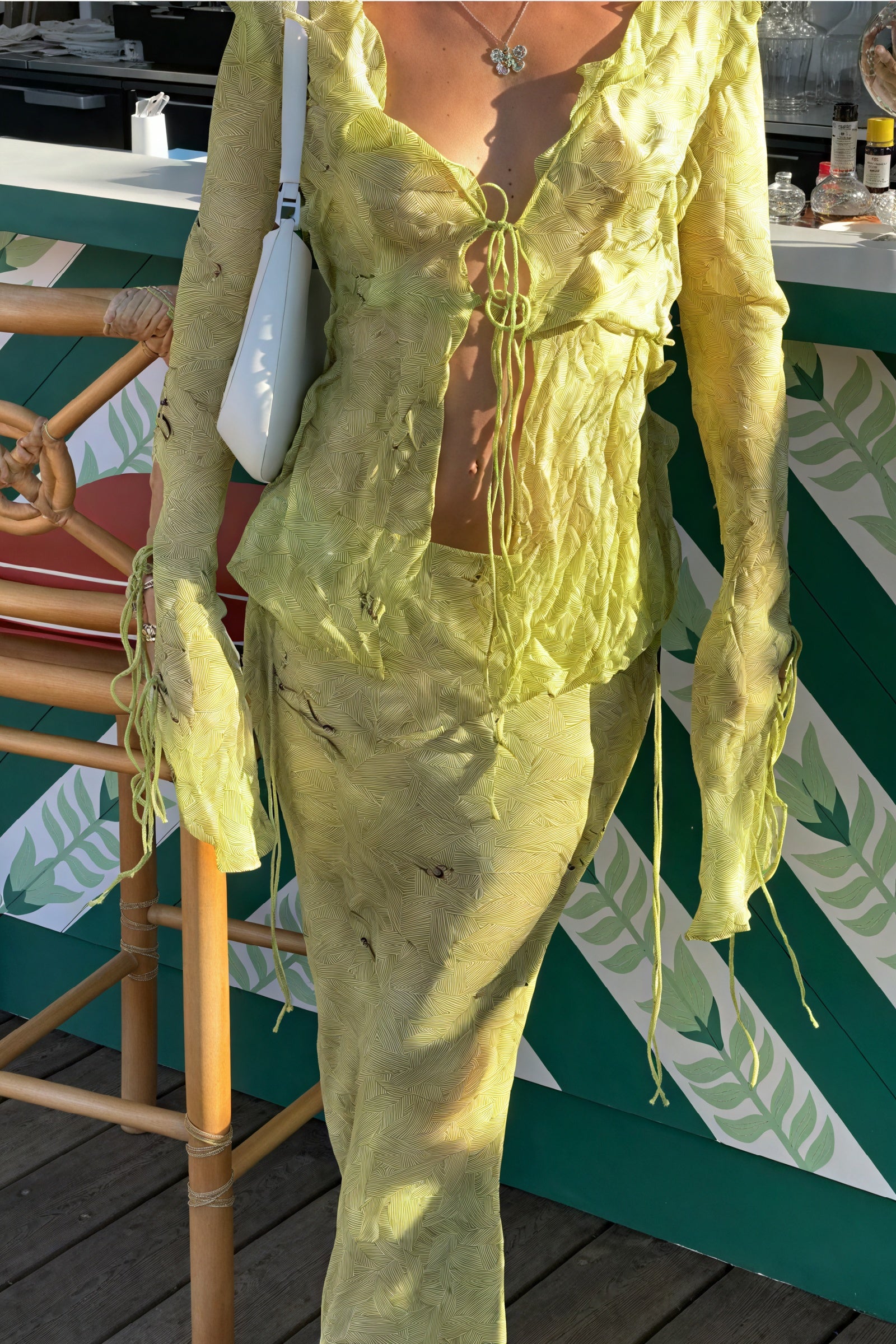 Fließendes Maxi Set mit Bindedetails