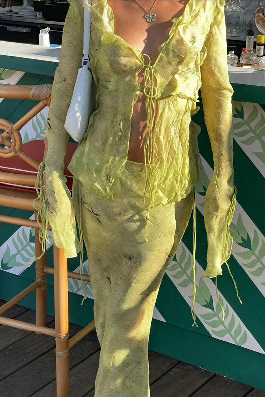 Fließendes Maxi Set mit Bindedetails