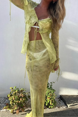 Fließendes Maxi Set mit Bindedetails