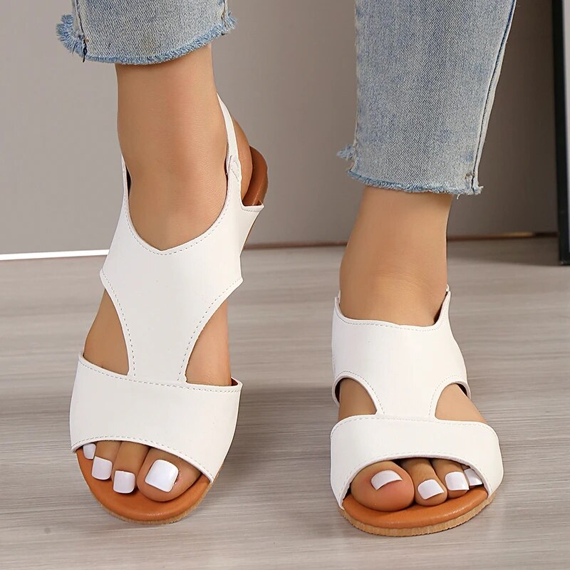 T-Riemen Sandalen mit Cut-Outs