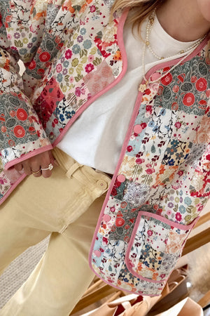 Patchwork Jacke - Blumenmuster, Gesteppt