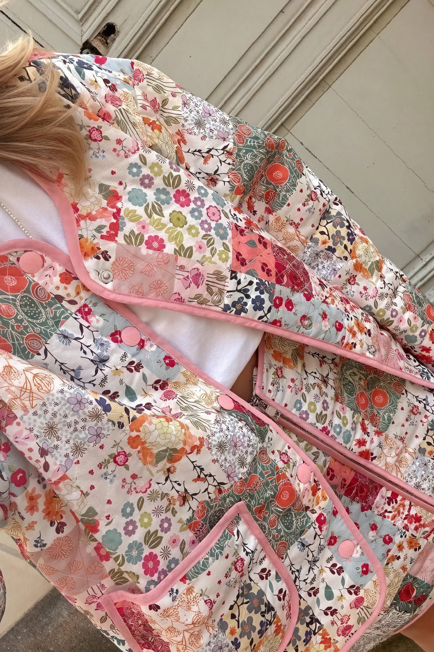 Patchwork Jacke - Blumenmuster, Gesteppt