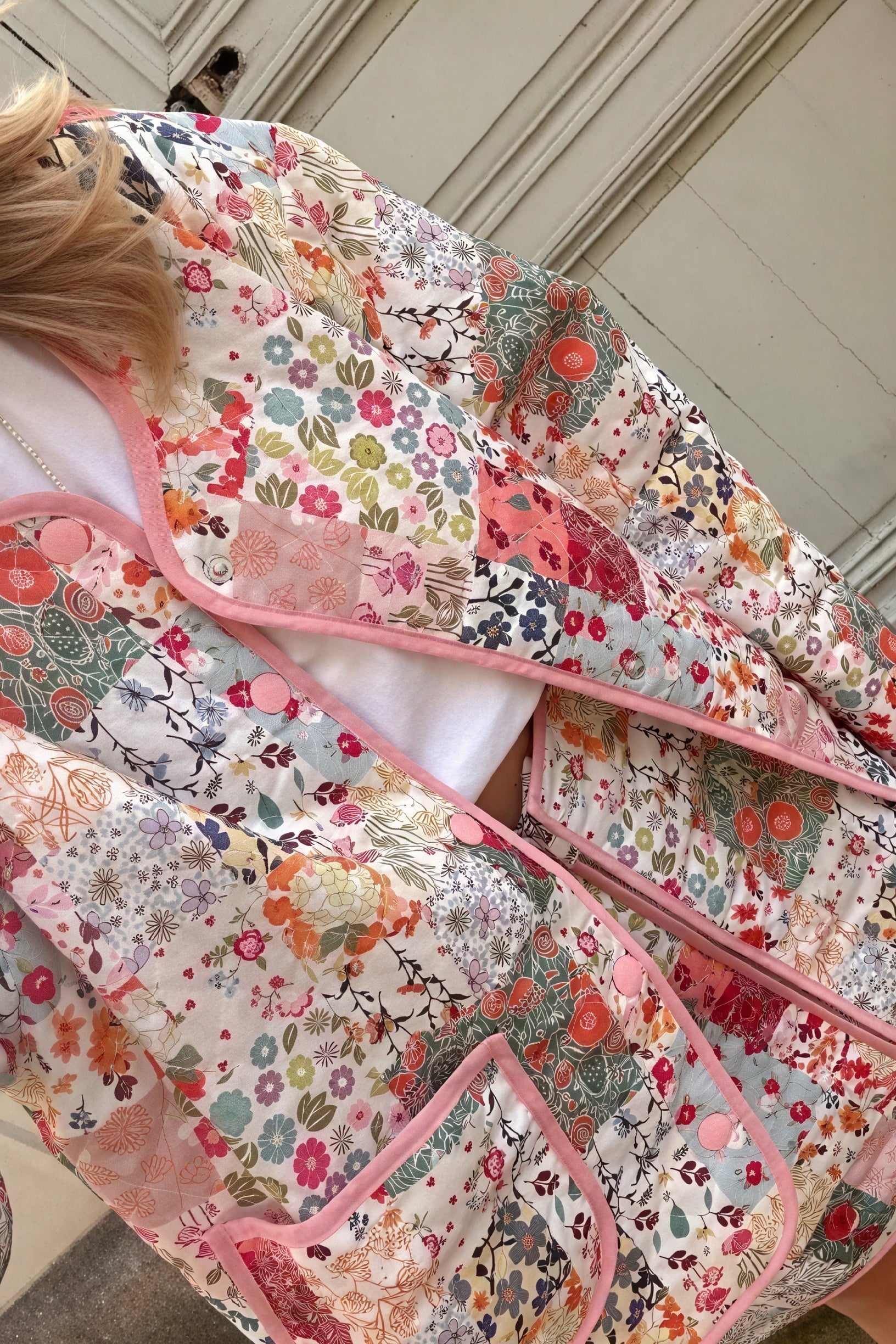 Patchwork Jacke - Blumenmuster, Gesteppt