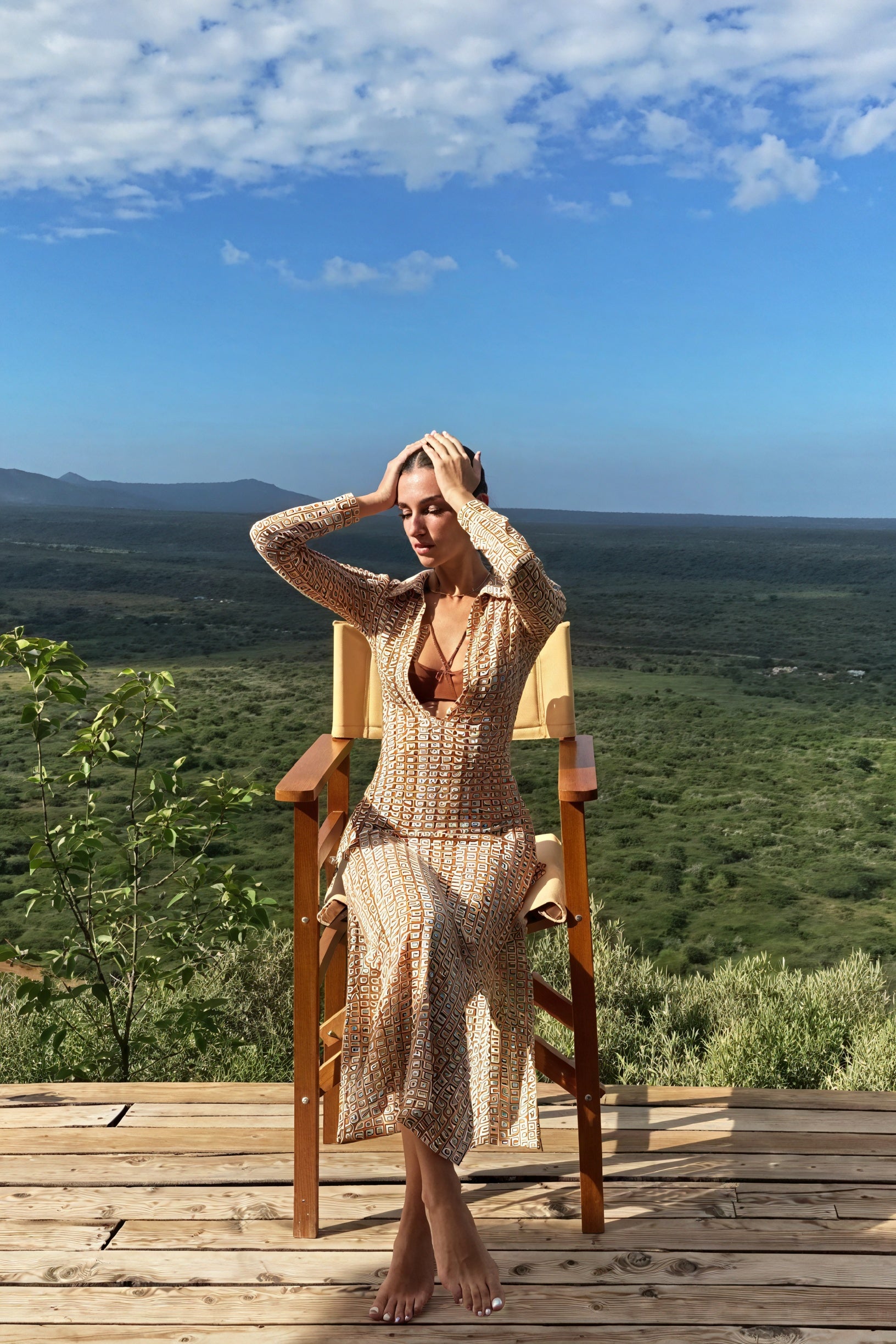 Maxikleid mit Muster, V-Ausschnitt & Ärmel