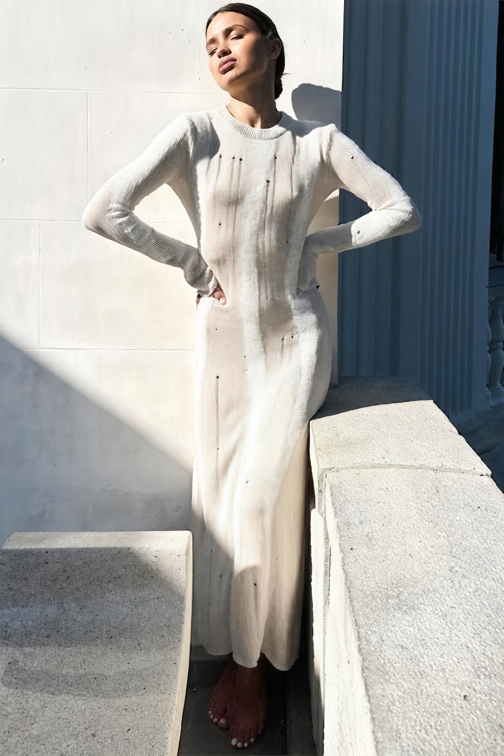 Langes Strickkleid - Perforiert, Bodenlang