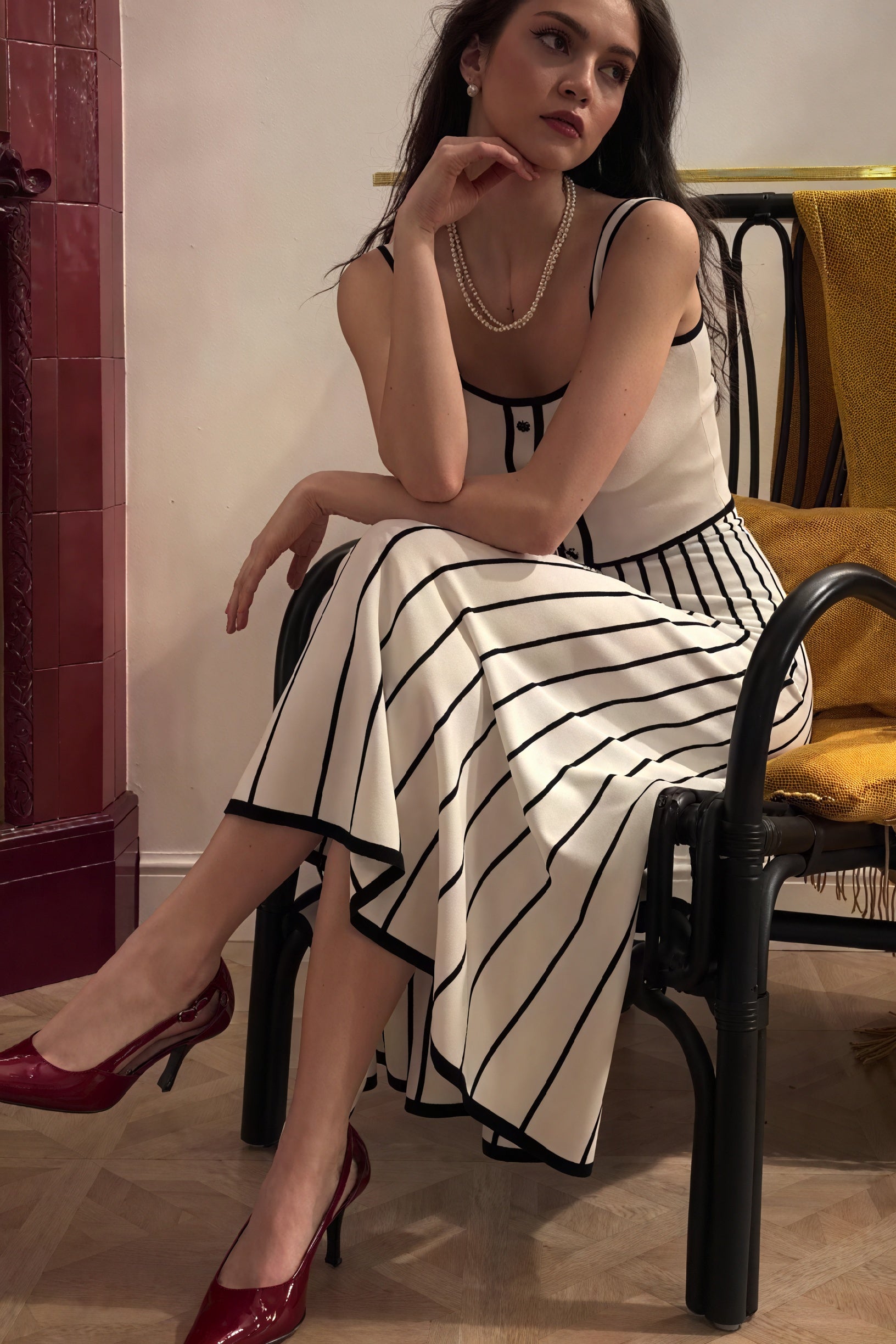 Gestreiftes Midikleid - Eckiger Ausschnitt