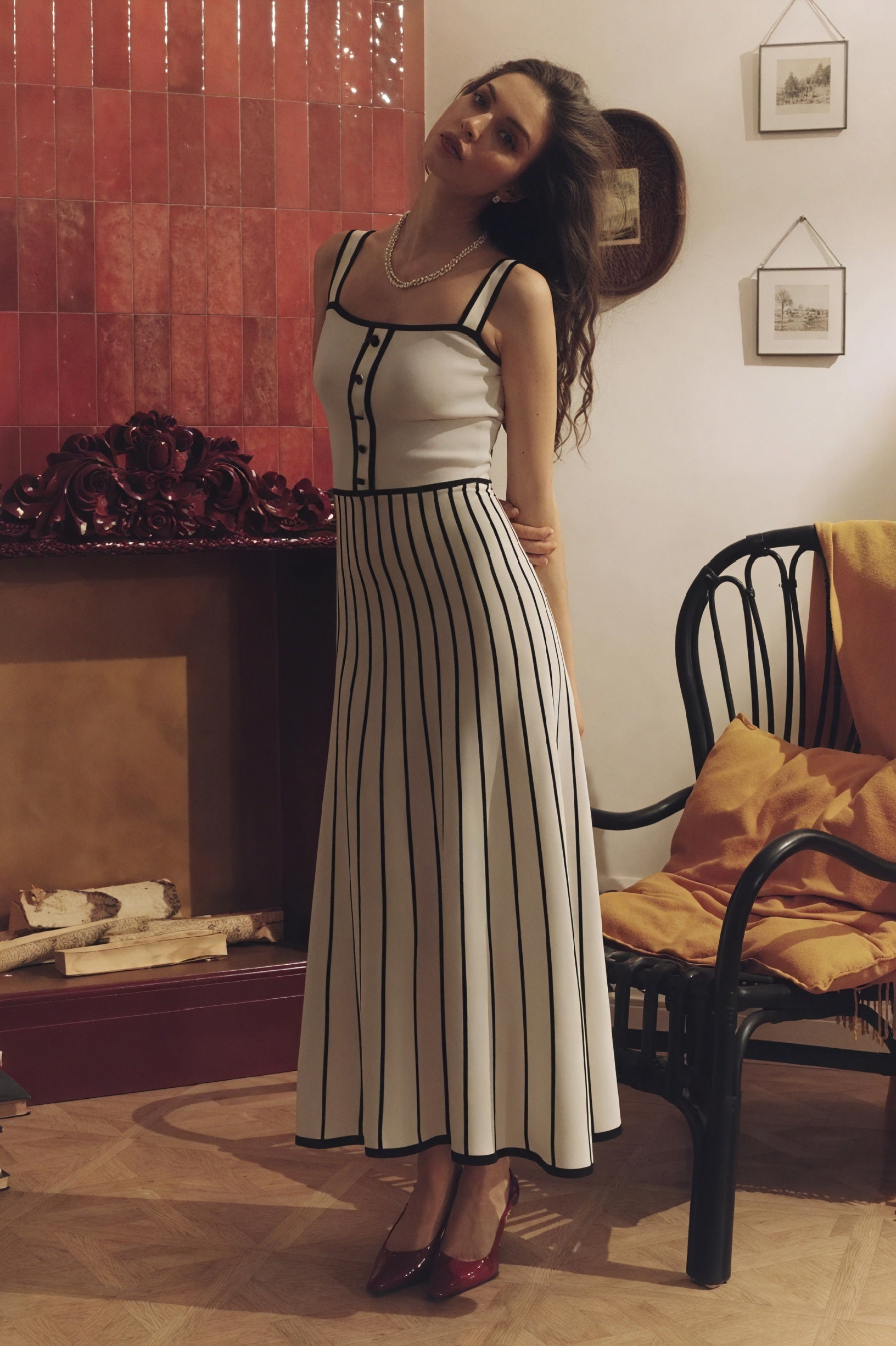 Gestreiftes Midikleid - Eckiger Ausschnitt