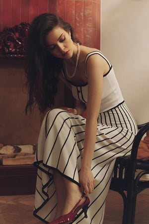 Gestreiftes Midikleid - Eckiger Ausschnitt