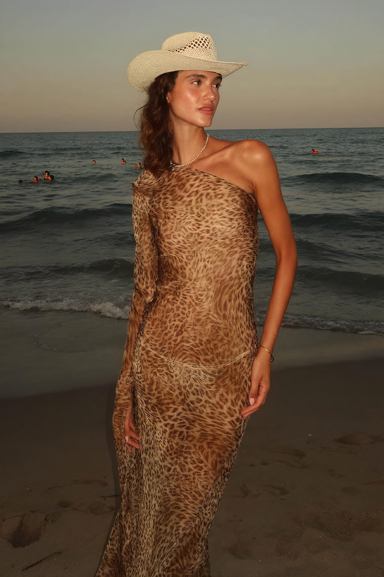 Animal-Print Maxikleid mit One-Shoulder