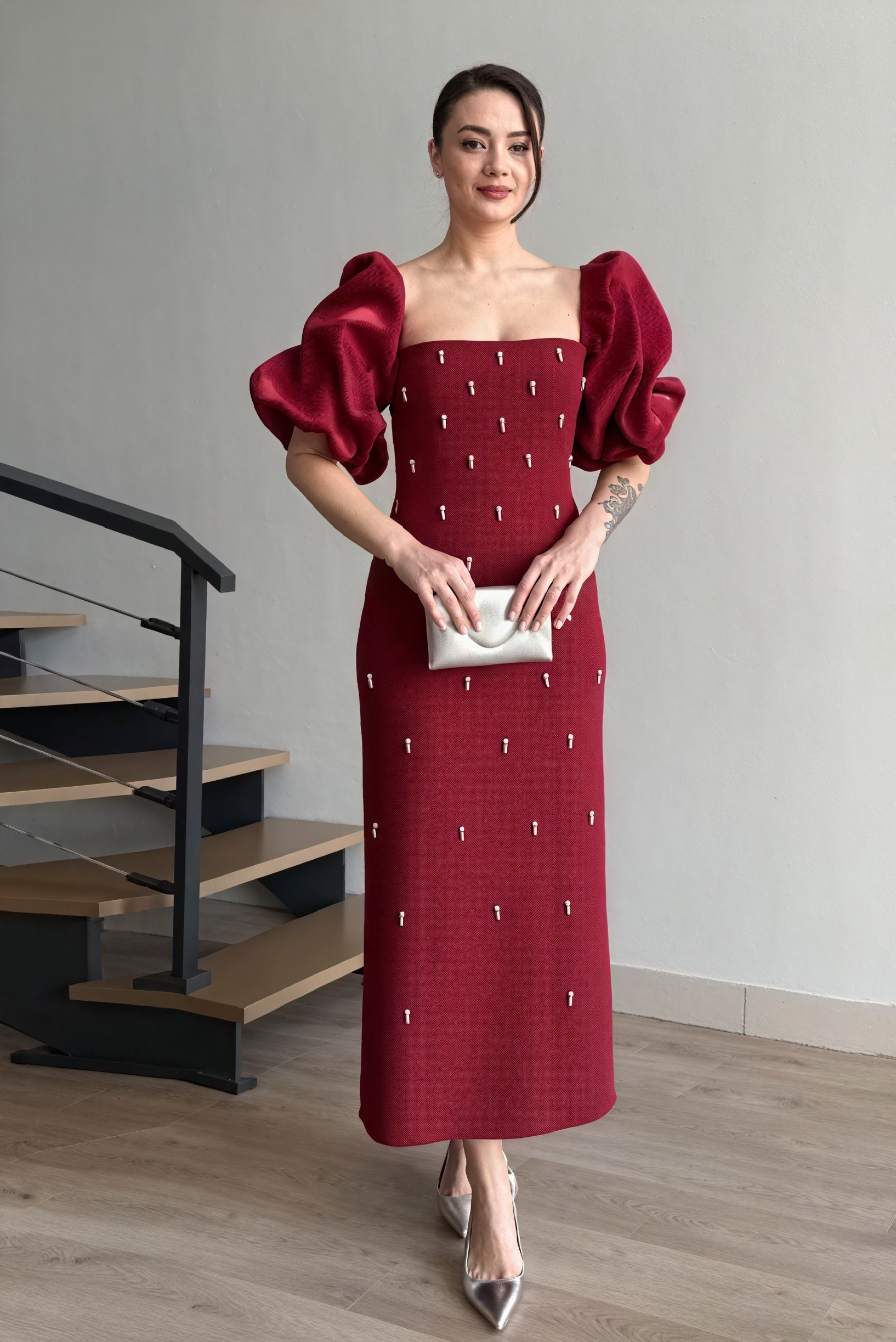 Figurbetontes Midi-Kleid mit Puffärmeln