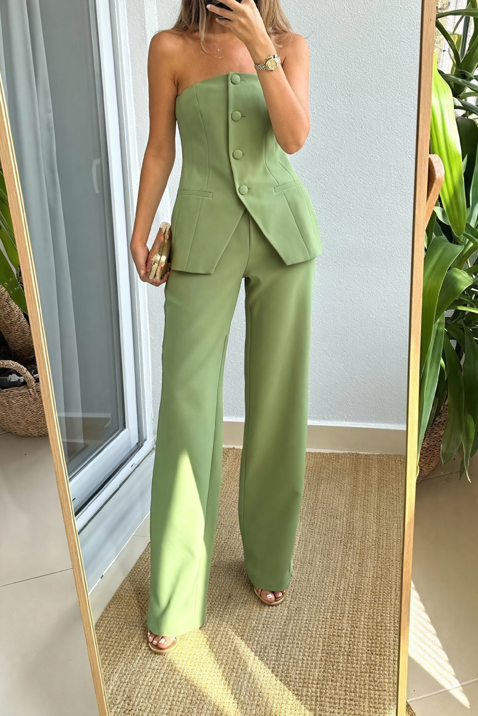 Hosenanzug mit Weste und Weitem Bein