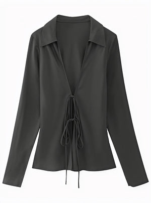 Taillenbluse mit V-Ausschnitt und Bindedetail