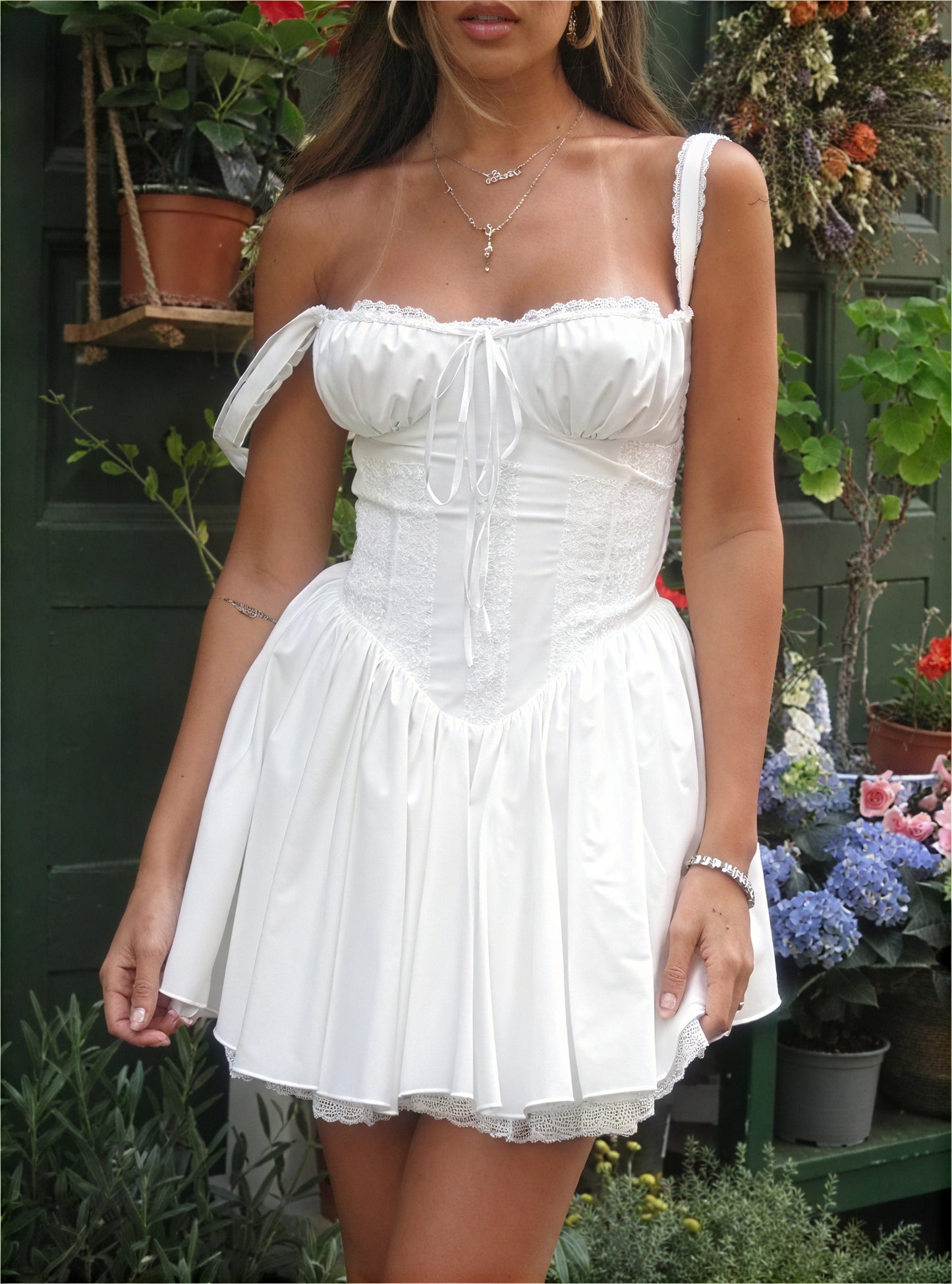 Verzauberndes Kleid mit femininer Silhouette