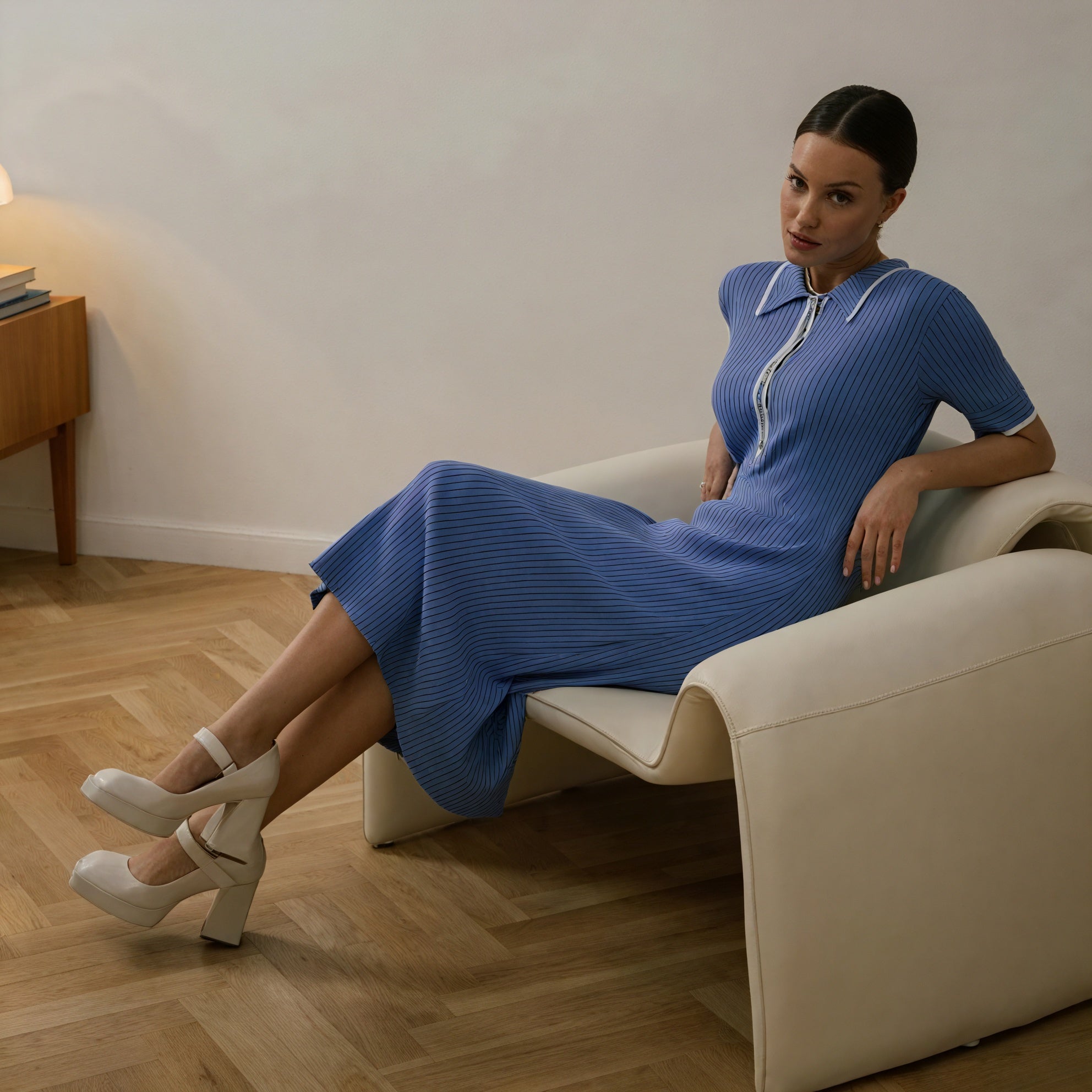 Klassisches Kleid mit eleganten Details