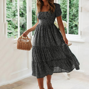 Fließendes Kleid mit verspielten Details