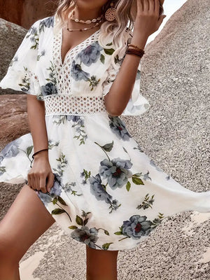 Blumenkleid mit Spitze & A-Linie