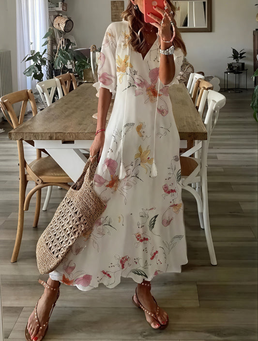 Kleid mit Blumenmuster und V-Ausschnitt