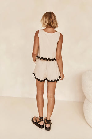 Zweiteiliges Set - Muschelsaum & Shorts