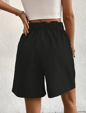 Weite High-Waist Shorts mit Knopfdetail
