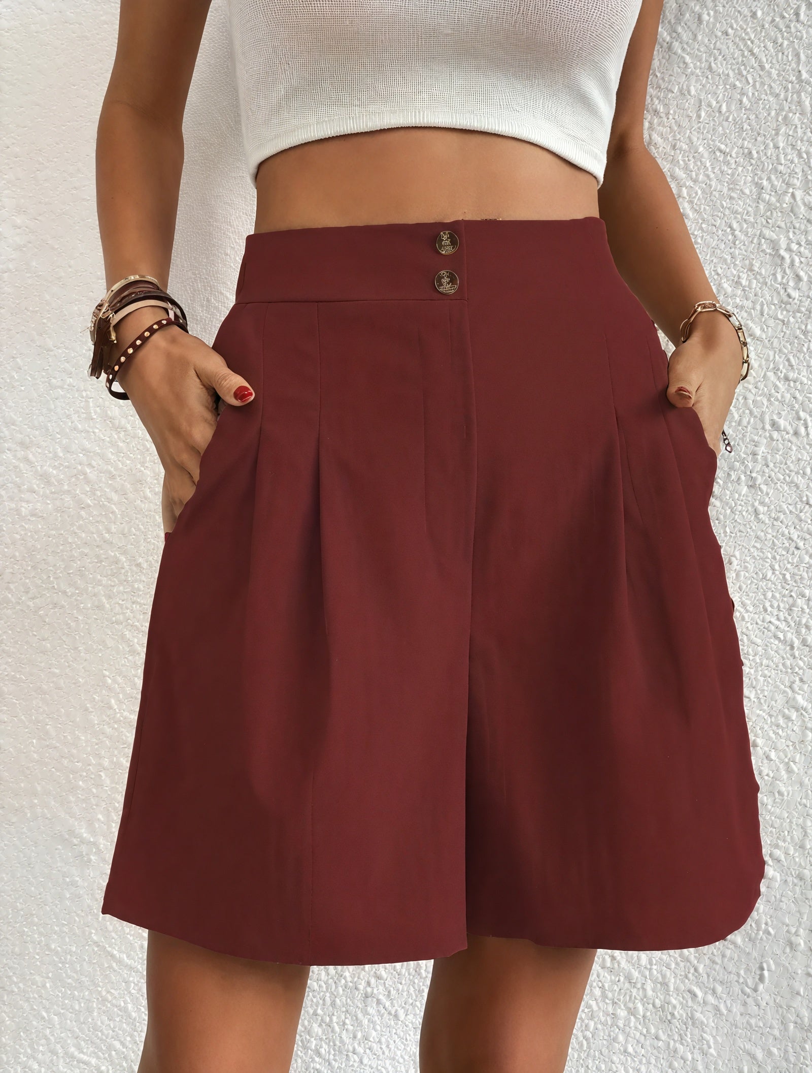 Weite High-Waist Shorts mit Knopfdetail