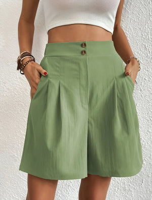 Weite High-Waist Shorts mit Knopfdetail
