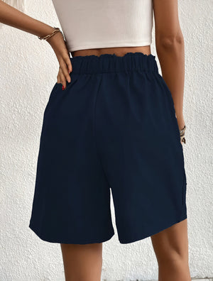 Weite High-Waist Shorts mit Knopfdetail