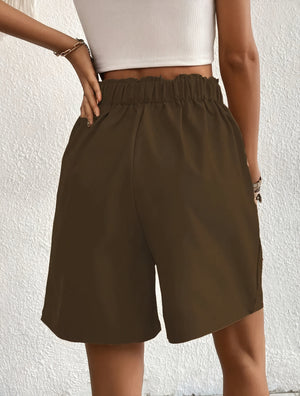 Weite High-Waist Shorts mit Knopfdetail