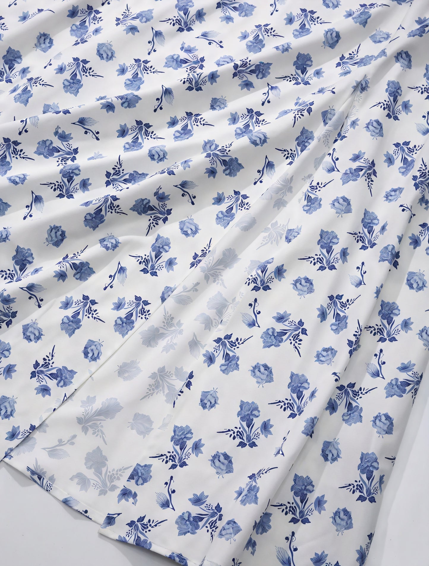 Geblümtes Maxikleid mit eckigem Ausschnitt, Puffärmeln, Bindedetail & hohem Schlitz – Romantischer Sommer-Look-82654-00b987d8-2741-45ca-8dd1-7e029b1f505d