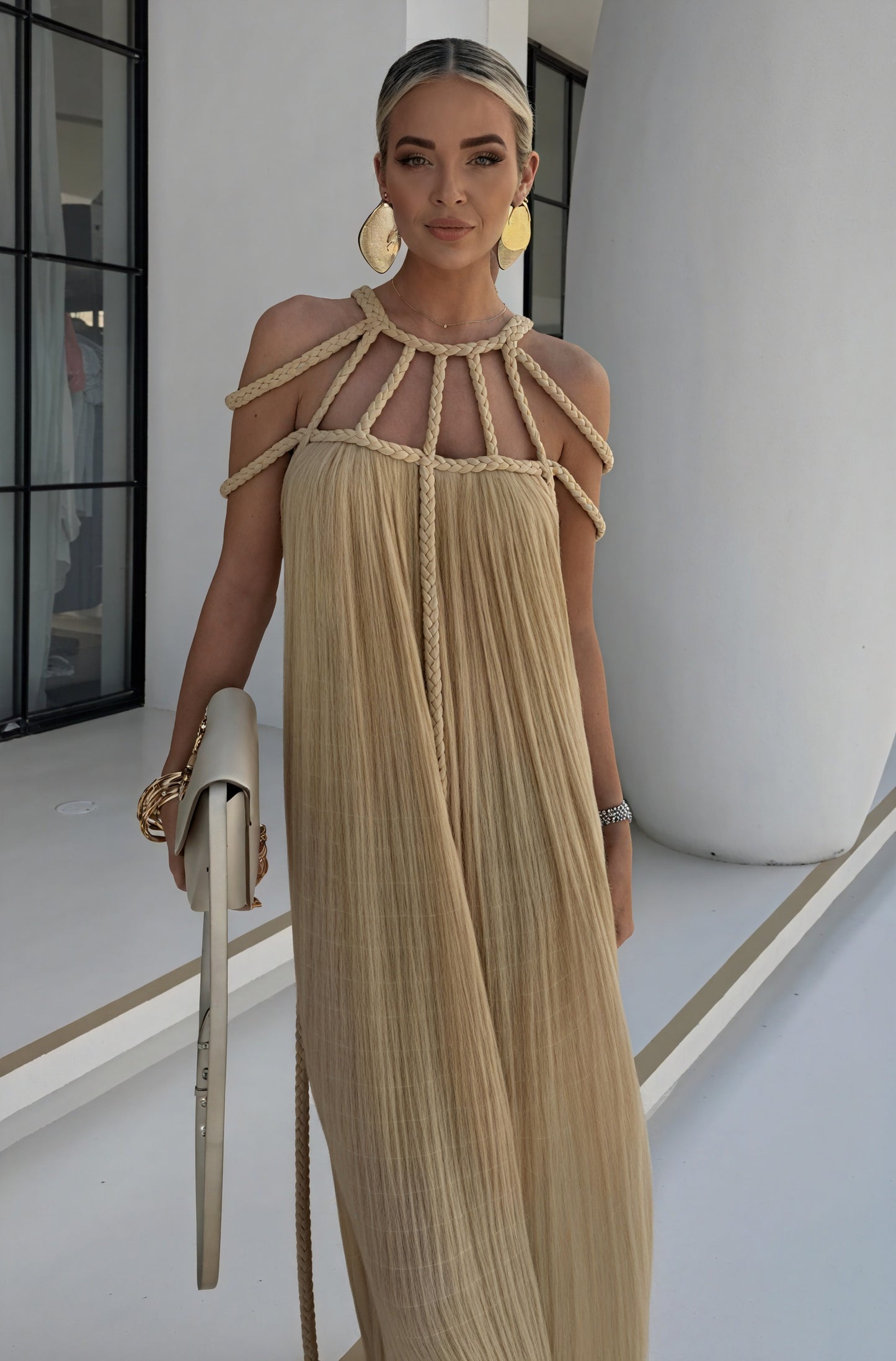 Anmutiges Kleid mit besonderem Detail