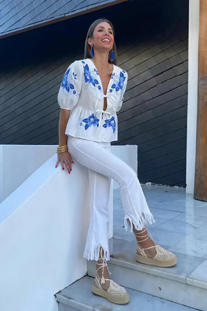 Damen Bluse Weiß mit Blumenstickerei, V-Ausschnitt & Bindeband Kurzarm-83305-8b94dec0-4230-4bc6-9b55-86bc6e7fc929