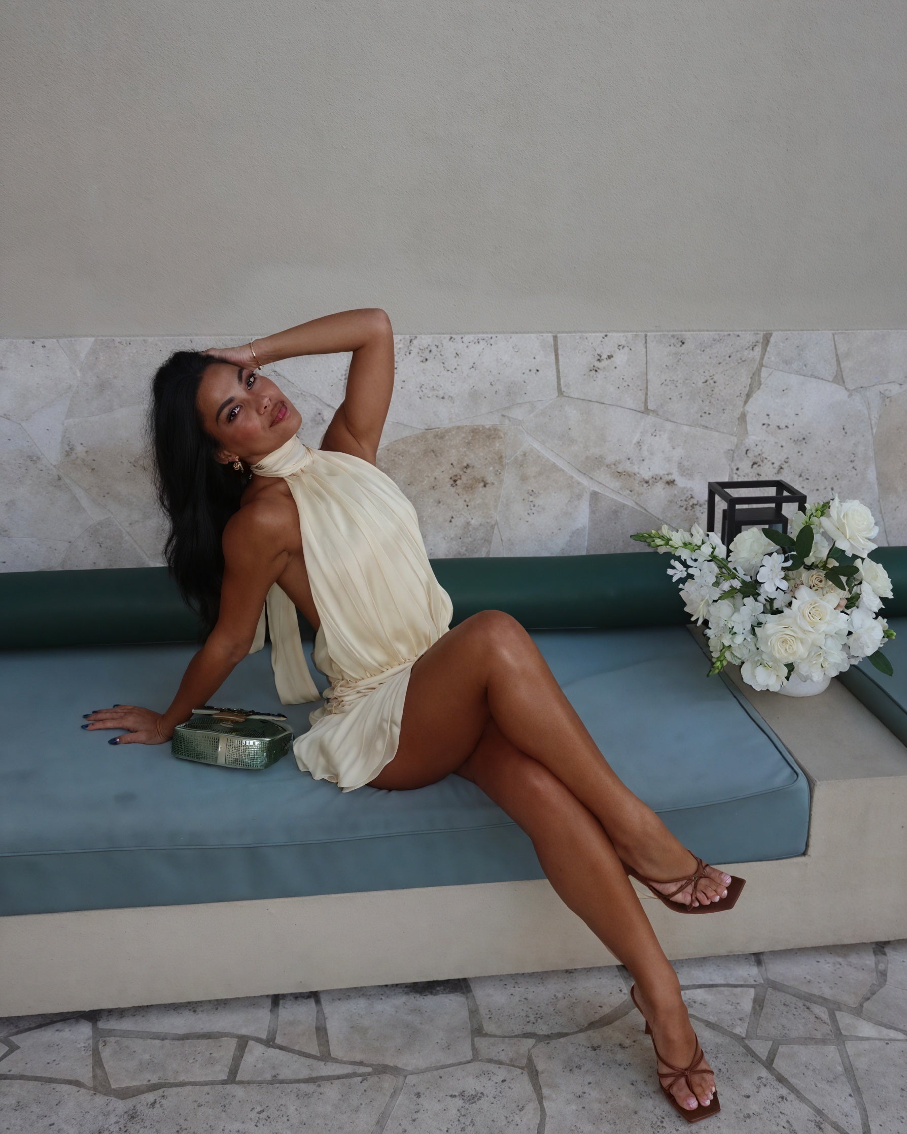 Damen Satin Mini Kleid mit Neckholder und Rüschenrock-83562-a828a445-cebd-4246-9c23-1aa811ca57ea