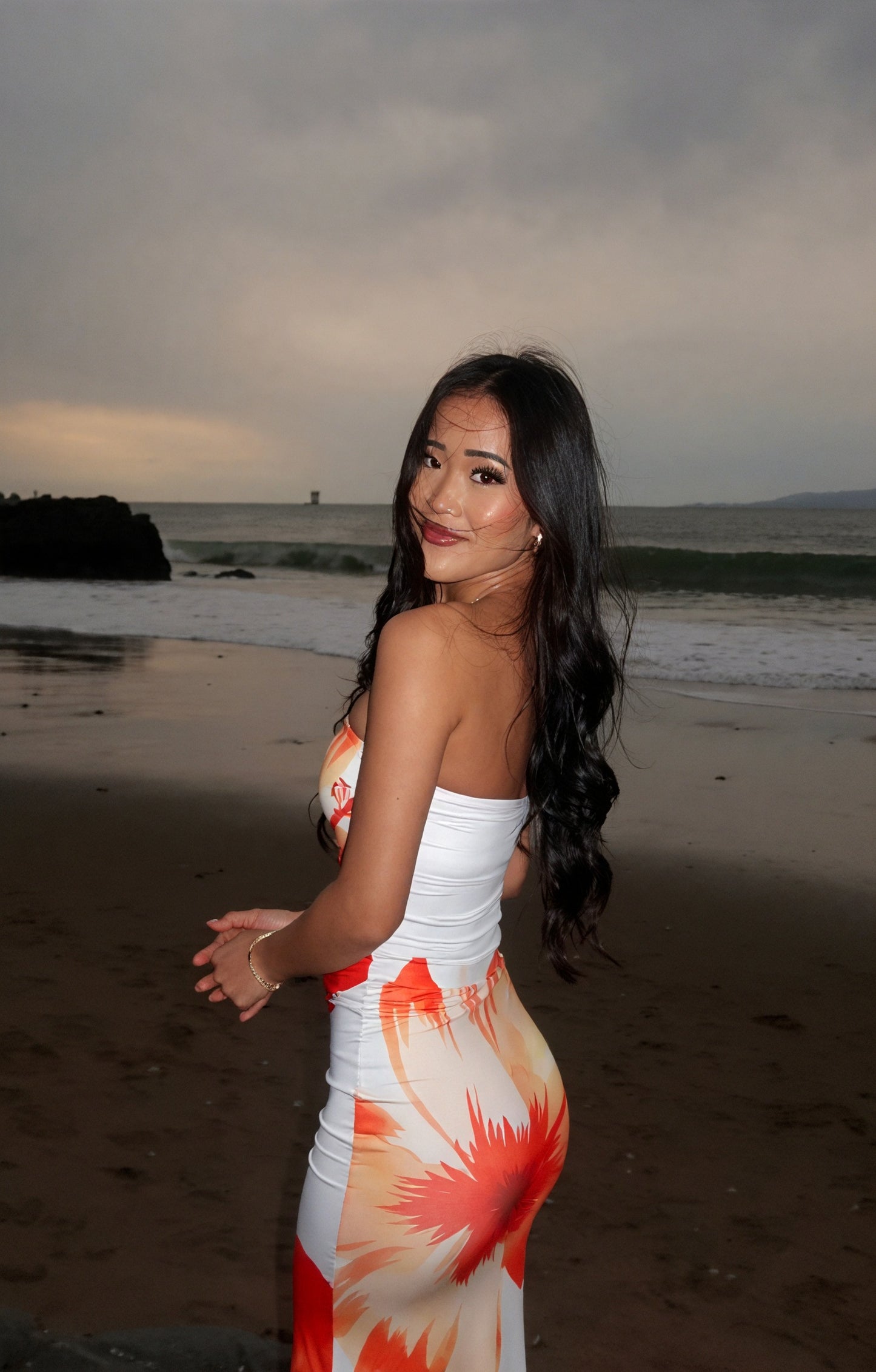 Damen Kleid – Trägerlos, Blumendruck, Bodycon Passform, Sommer Stil, AVA MODA-83576-10677751-8a41-429b-a1ef-a168c9c1ec17