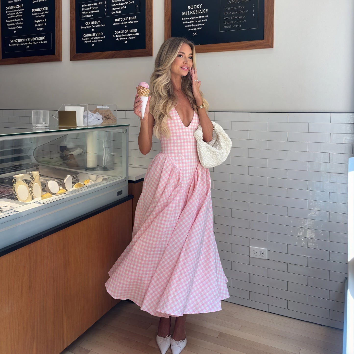 Damen Kleid – Rosa Weiß Gingham, V-Ausschnitt, Plissierter Rock, AVA MODA-83586-323438b6-2cee-4b0f-9d9f-8737f9b67f35