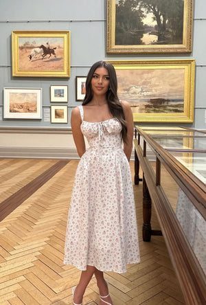 Damen Blumenkleid Weiß – Leichtes Sommerkleid mit Bindedetail, Verstellbare Träger, AVA MODA-83612-2591506c-edba-4ed9-8021-70cdc51c0aa2