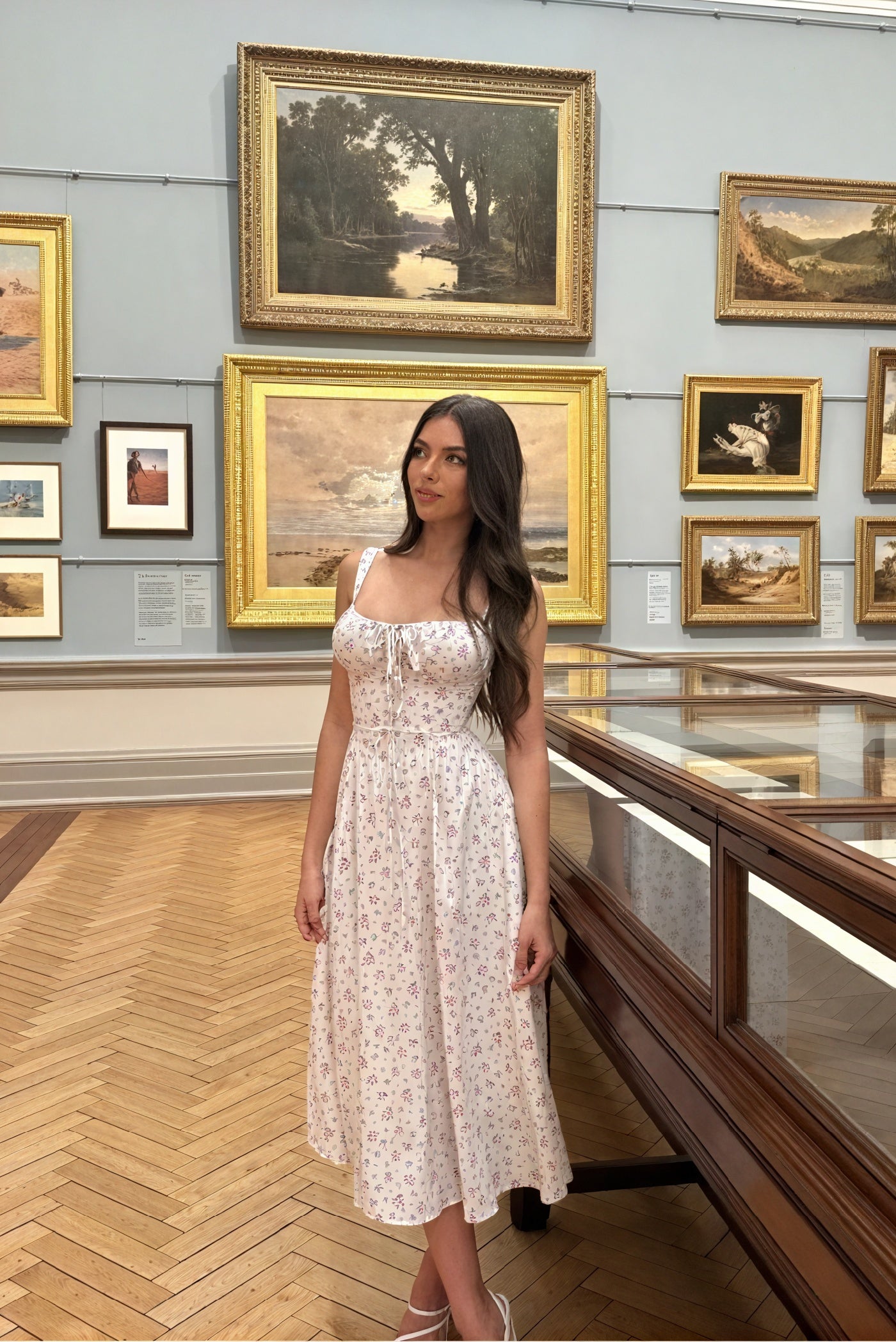 Damen Blumenkleid Weiß – Leichtes Sommerkleid mit Bindedetail, Verstellbare Träger, AVA MODA-83612-42267499-f3e8-4c83-afd9-128dd096edd3