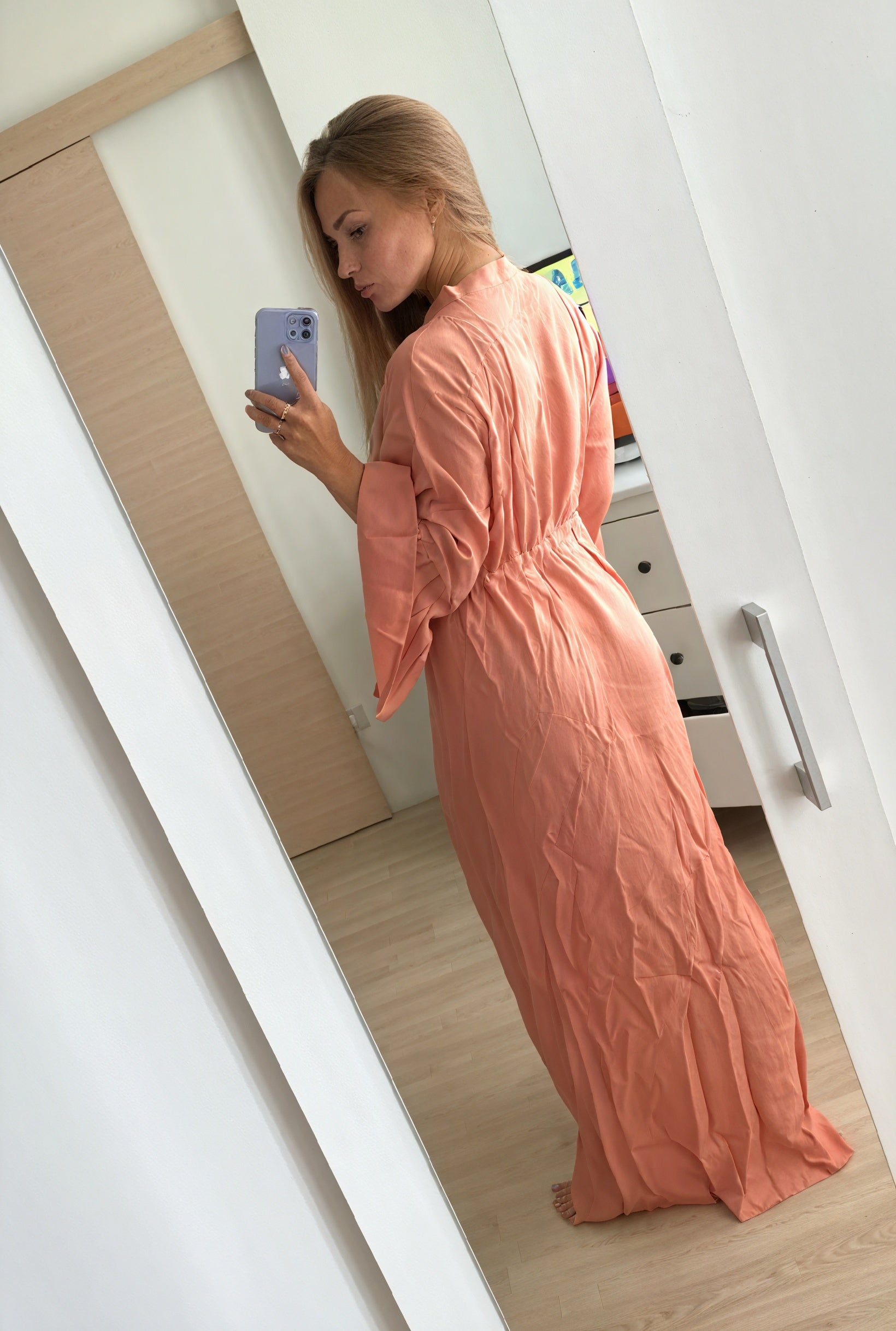 Damen Maxikleid – Fließend, Lange Ärmel, V-Ausschnitt, Bindegürtel-83779-3a15a49a-89e6-4588-9553-7f12f504f025