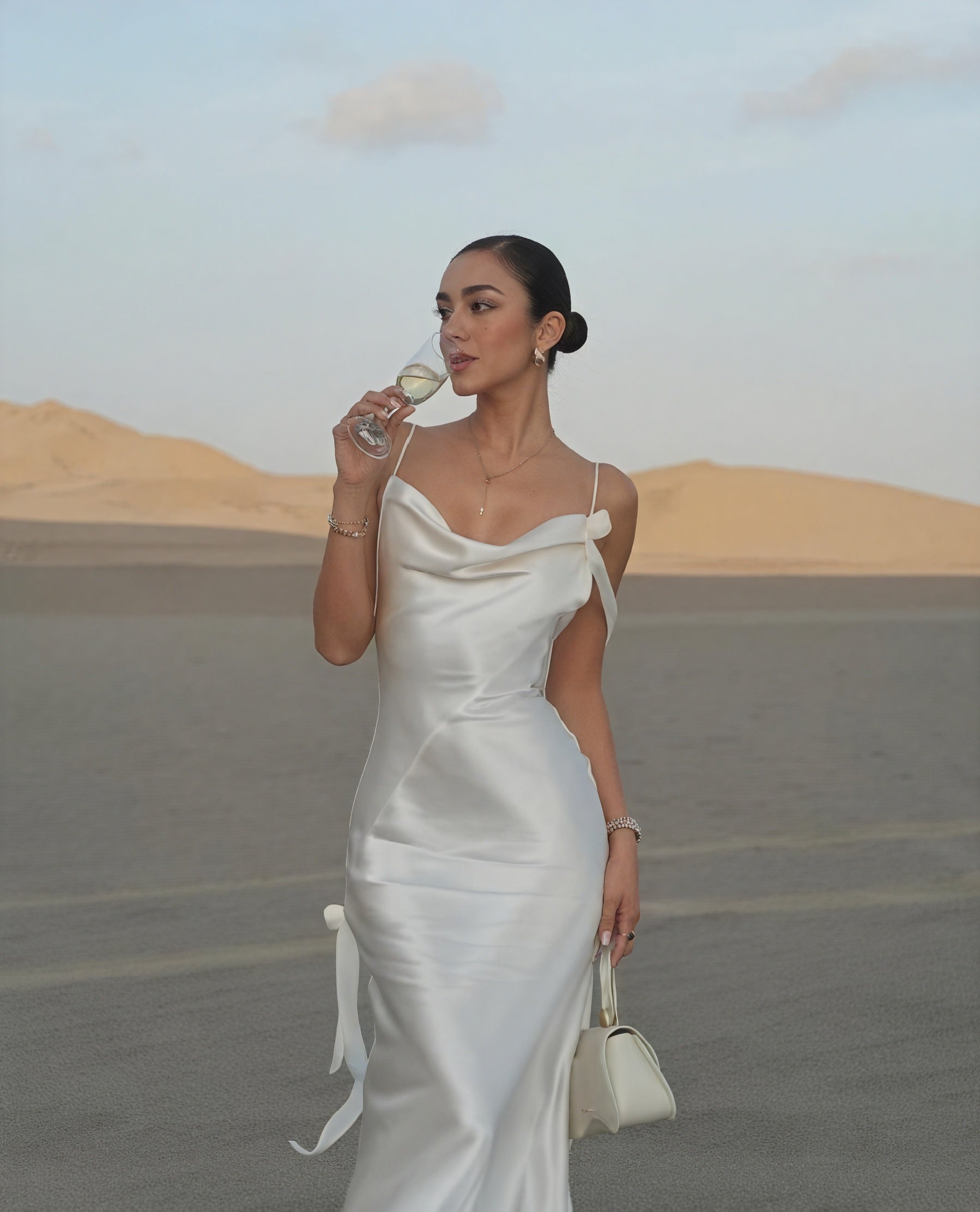 Damen Maxikleid – Satin, Wasserfall-Ausschnitt, Spaghettiträger, Bodenlang-83831-d1bbb2b3-d466-4912-9ccf-8dcbe34fb1a1